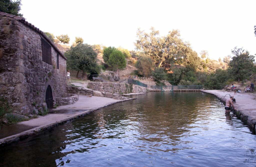 Viandar de la Vera: Tradición, naturaleza y vida rural en el corazón de Cáceres